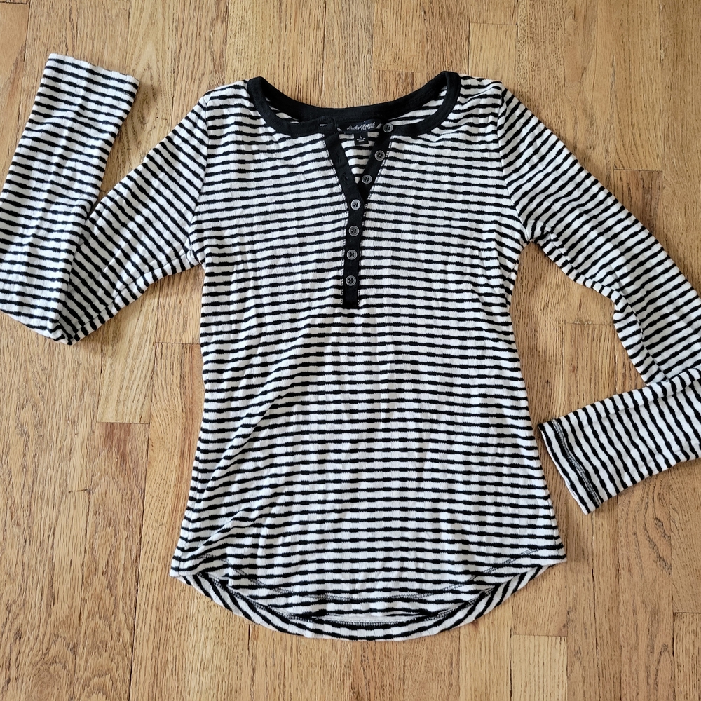 Lucky Brand Black and White Fitted Long Sleeve Henley